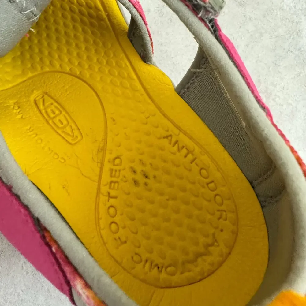 KEEN Moxie Sandals Girls Youth Size 6 Pink Yellow Water Shoes Closed Toe 1026320